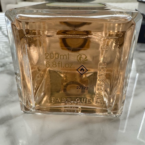 Maison Francis Kurkdjian A La Rose EDP 200ml - Picture 4 of 10